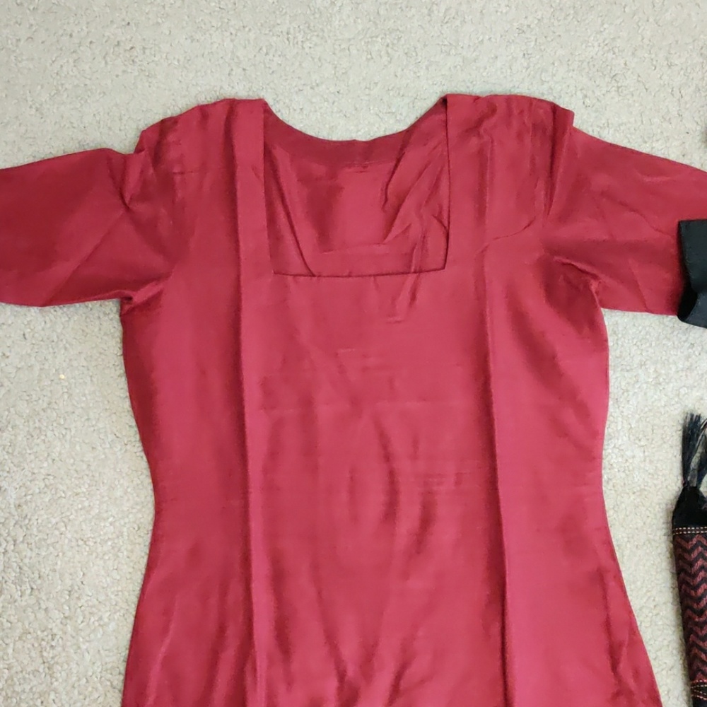 Suit - Picture 5 of 5